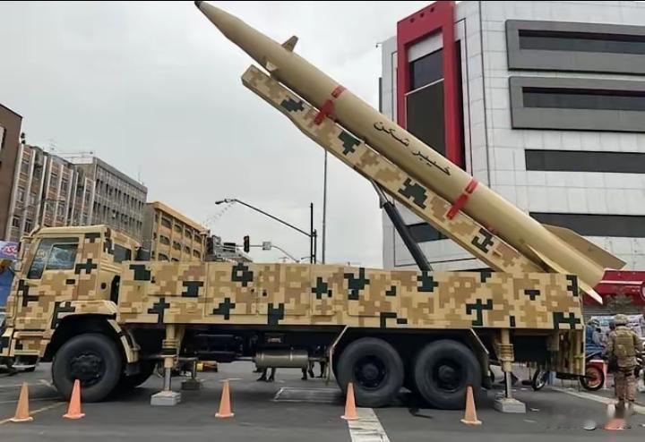 美国这次损失大了！
伊朗发射10枚弹道导弹，直接摧毁了伊朗位于亚细亚地区的美军指