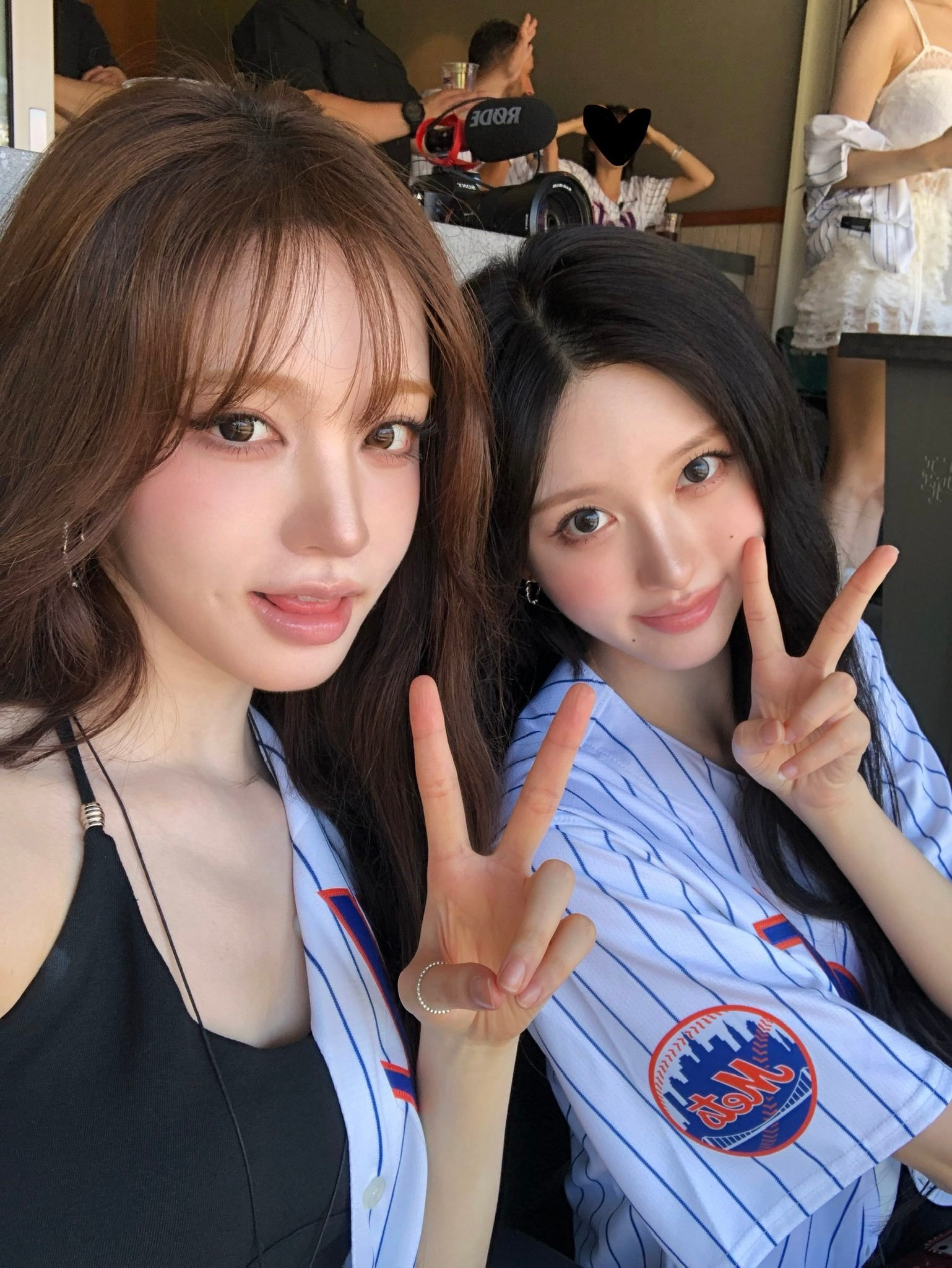 秋天欧尼生日快乐呀🙈💗今天一整天都要过得最幸福哦 💋 ​​​