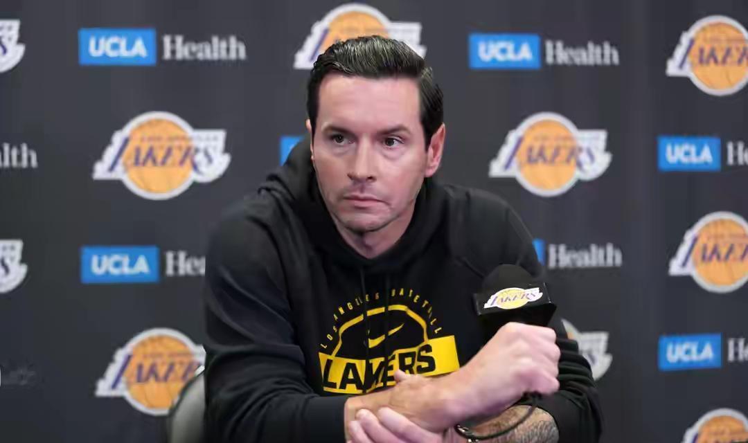 东契奇场均34分，雷迪克帅位就稳了？
湖人这算盘打得我在隔壁都听见了。
把一个菜