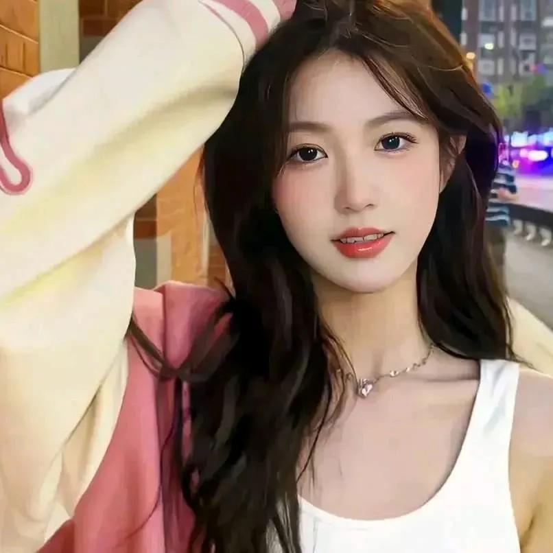 元气少女夜拍，温柔微笑，夜晚的浪漫氛围。少女感笑容 少女感微笑女孩 甜系少女照 