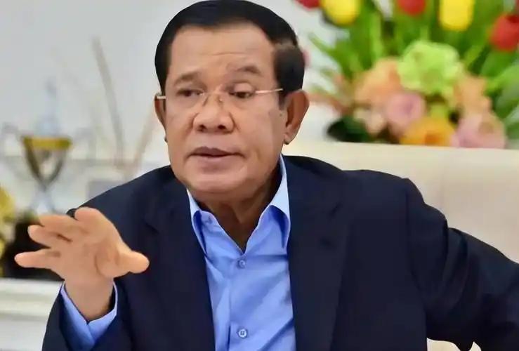 先得罪了中国，后打泰国的脸，现在好了，中国啥也不做就看着，先让泰国揍你一顿再说，