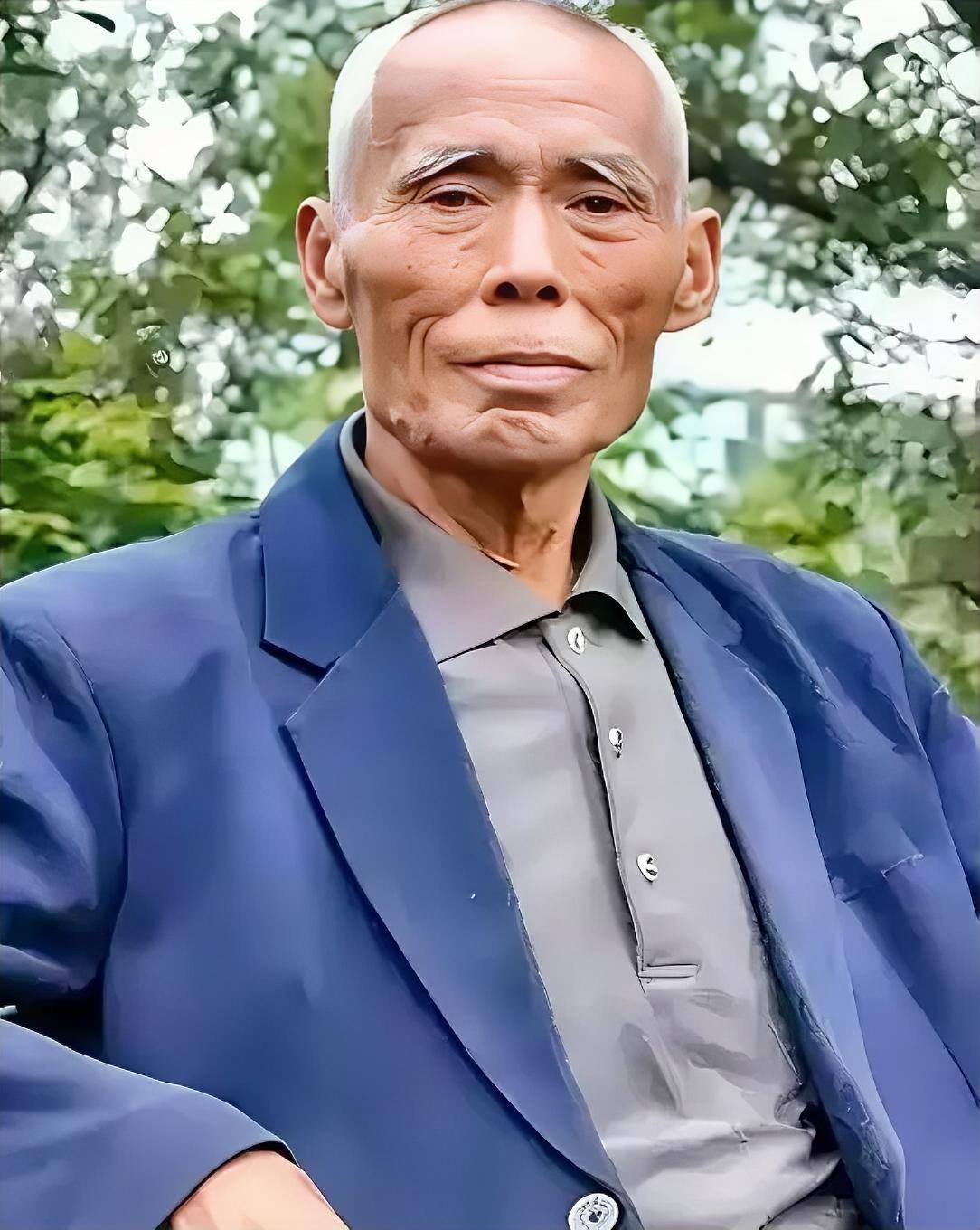 1949 年，杀害过小萝卜头的国民党特务杨钦典，偷偷将 19 名革命志士放出监狱