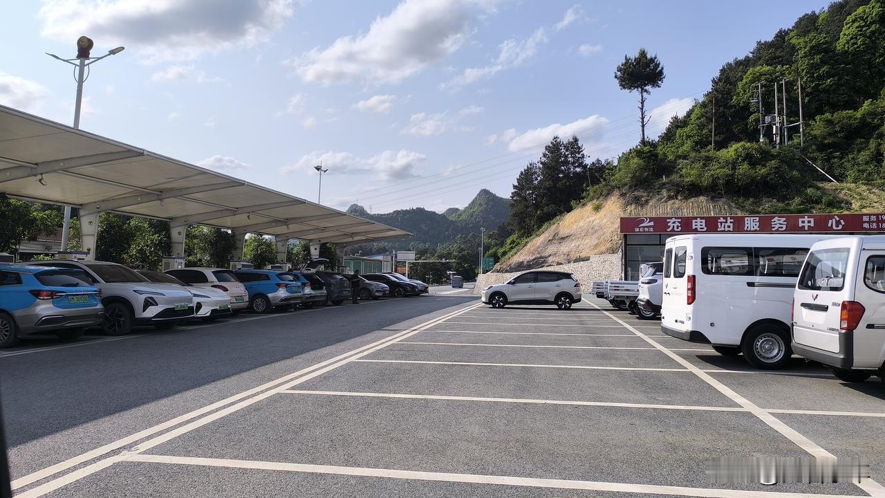 今天终于下定了一个重要的决定，不知道能不能坚持到底，但是已经勇敢的迈出第一步了，