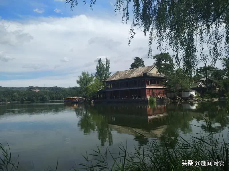 承德避暑山庄：老辈人说的“天生凉地”，藏着康熙没说透的秘密！

老辈人逛承德避暑