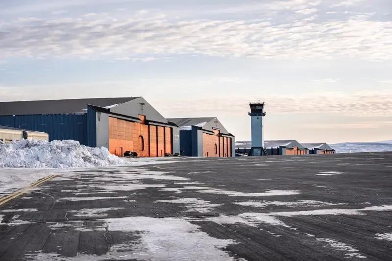 “如果美军敢踏上格陵兰岛一步，我们的士兵有权先开枪再请示。”
这是丹麦国防部在2