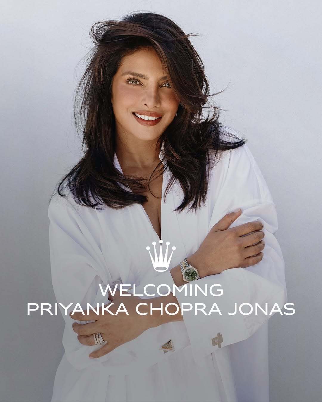 Dior 正式认证 ！时装 、腕表 、珠宝在内感受 Priyanka Chopr