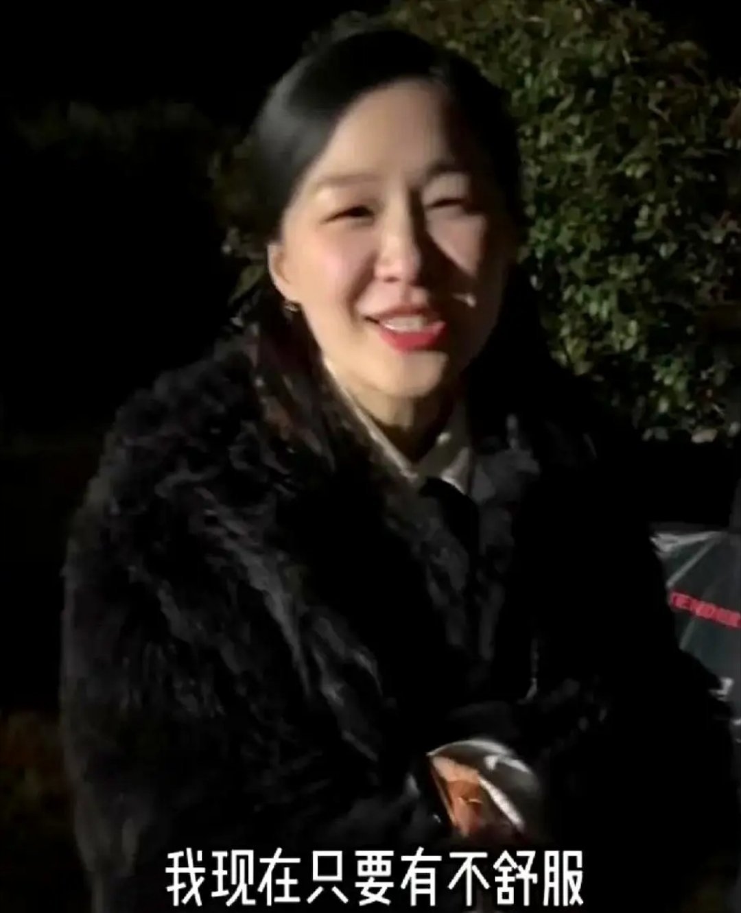 金靖勇敢的人先享受张凌赫的腹肌金靖看到张凌赫后，立刻让张凌赫给自己把脉说："你快