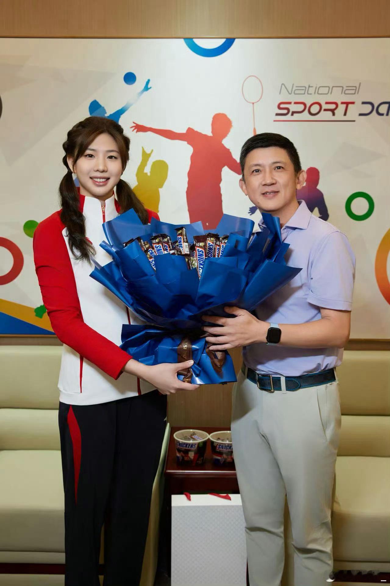 又一块金牌入库！“亚洲蛙王”的日常：扛练！赛场状态：扛打！🏆 这横扫泳池的爆发