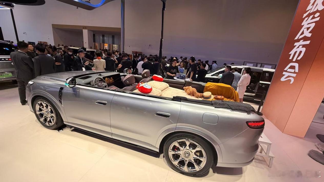 作为2026北京车展的重磅新晋车型，岚图携全新旗舰SUV泰山X8正式开启预售，凭