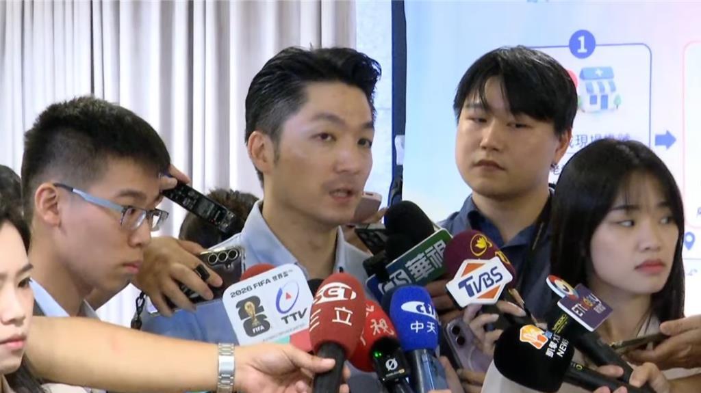 蒋万安亮出AI底牌：自驾公交分三阶段推，CiviClaw帮公务员减压
台北市长蒋