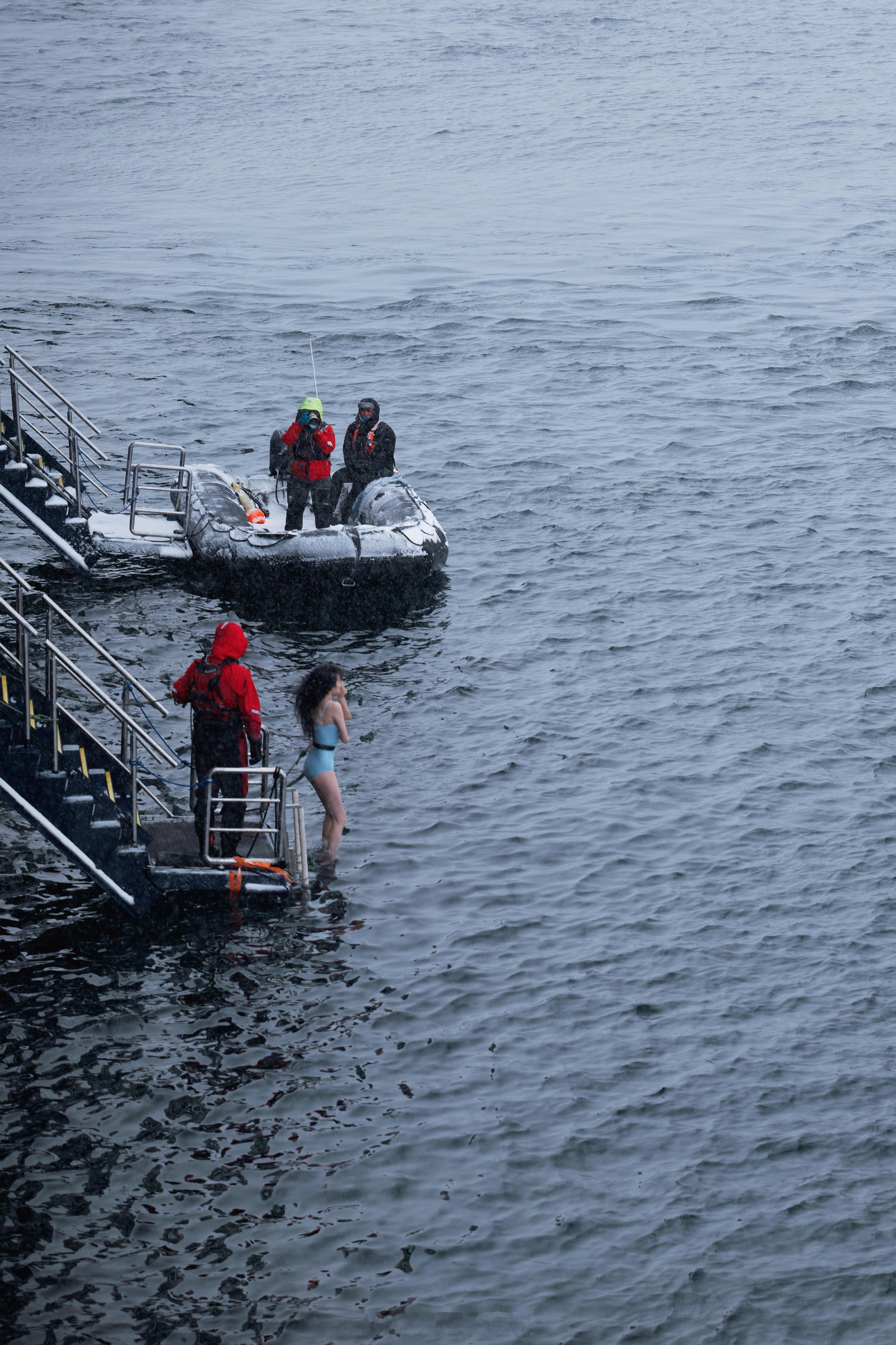 暴雪天在南极跳海🇦🇶人生清单完成+1✅ 南极洲