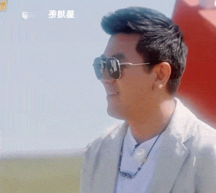 #杨子黑脸#杨子：“你姓什么啊”，心疼那个摄影小姐姐 她想为黄圣依出头说话 结果