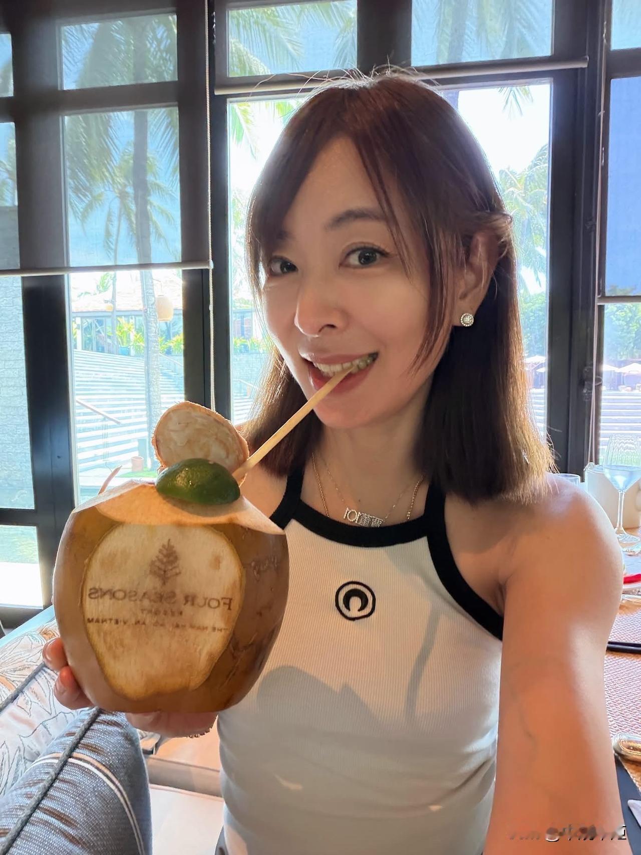 台北101大楼董事长贾永婕今（11日）在脸书发文表示，贾董在渡假好吗？大家都知道