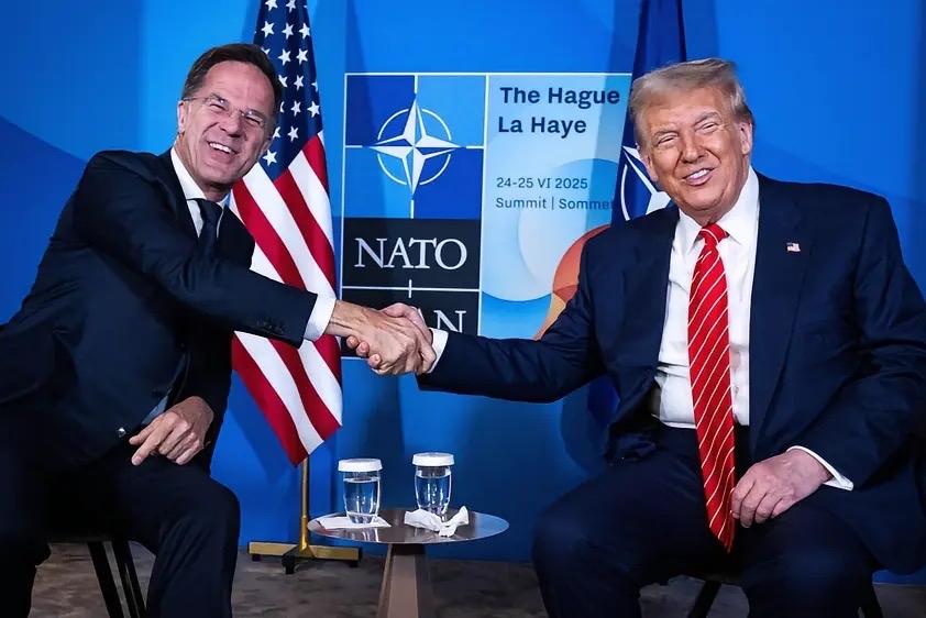 3月25日，美媒报道，北约秘书长明确支持美国总统特朗普对伊朗开战，这一行为激怒了