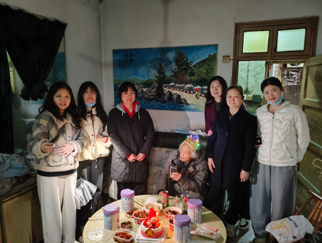 【#单骑环保行卫士曹胜亭流落街头不实#，社区：并非流浪人员，现已返回家乡】#官方