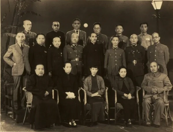 1930年，陈诚与傅作义等人合影