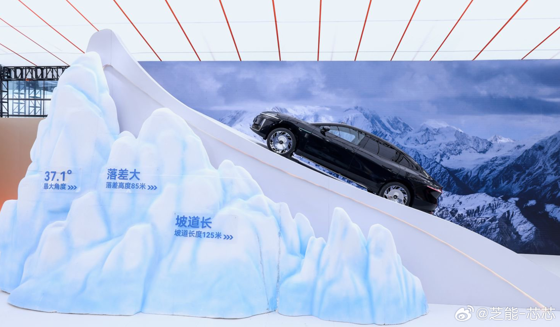 昊铂A800没搞太多概念包装，而是把底盘、智驾、座舱这些核心模块都做齐了。三电机