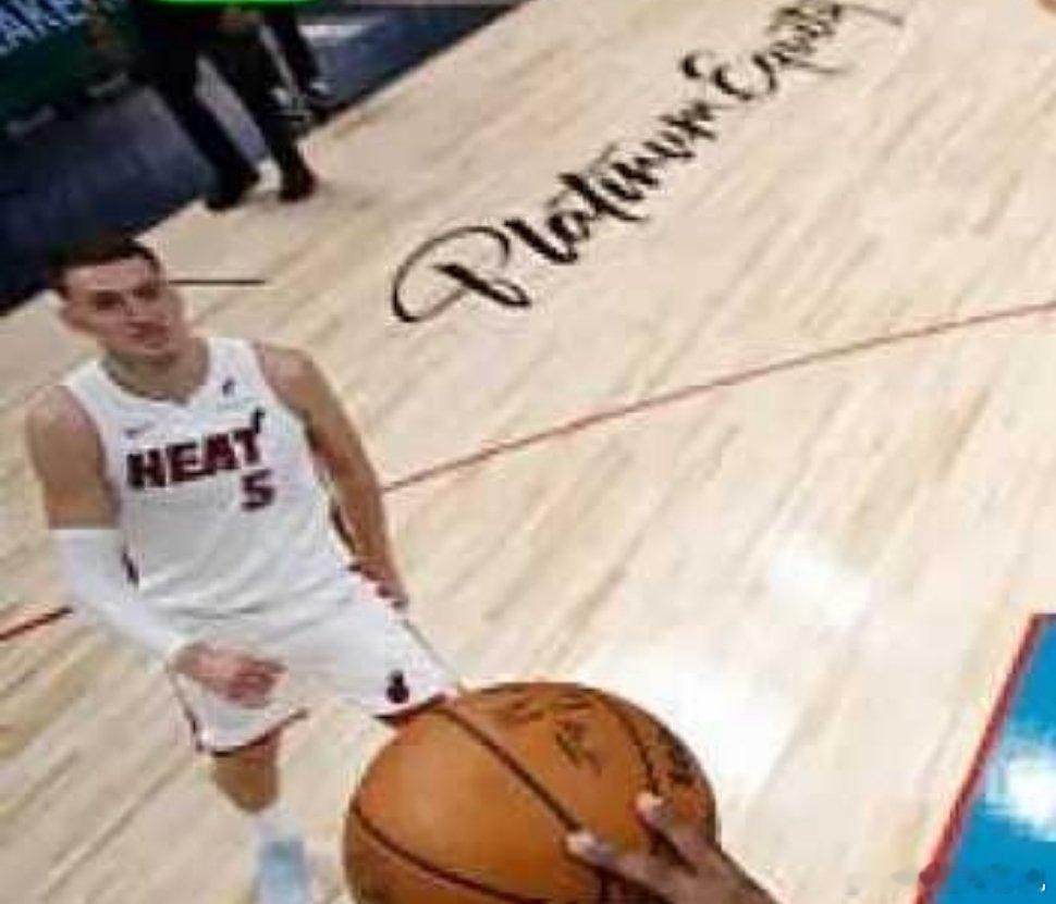 北京时间1月2日NBA 常规赛，底特律活塞对阵迈阿密热火。半场活塞54-63热火