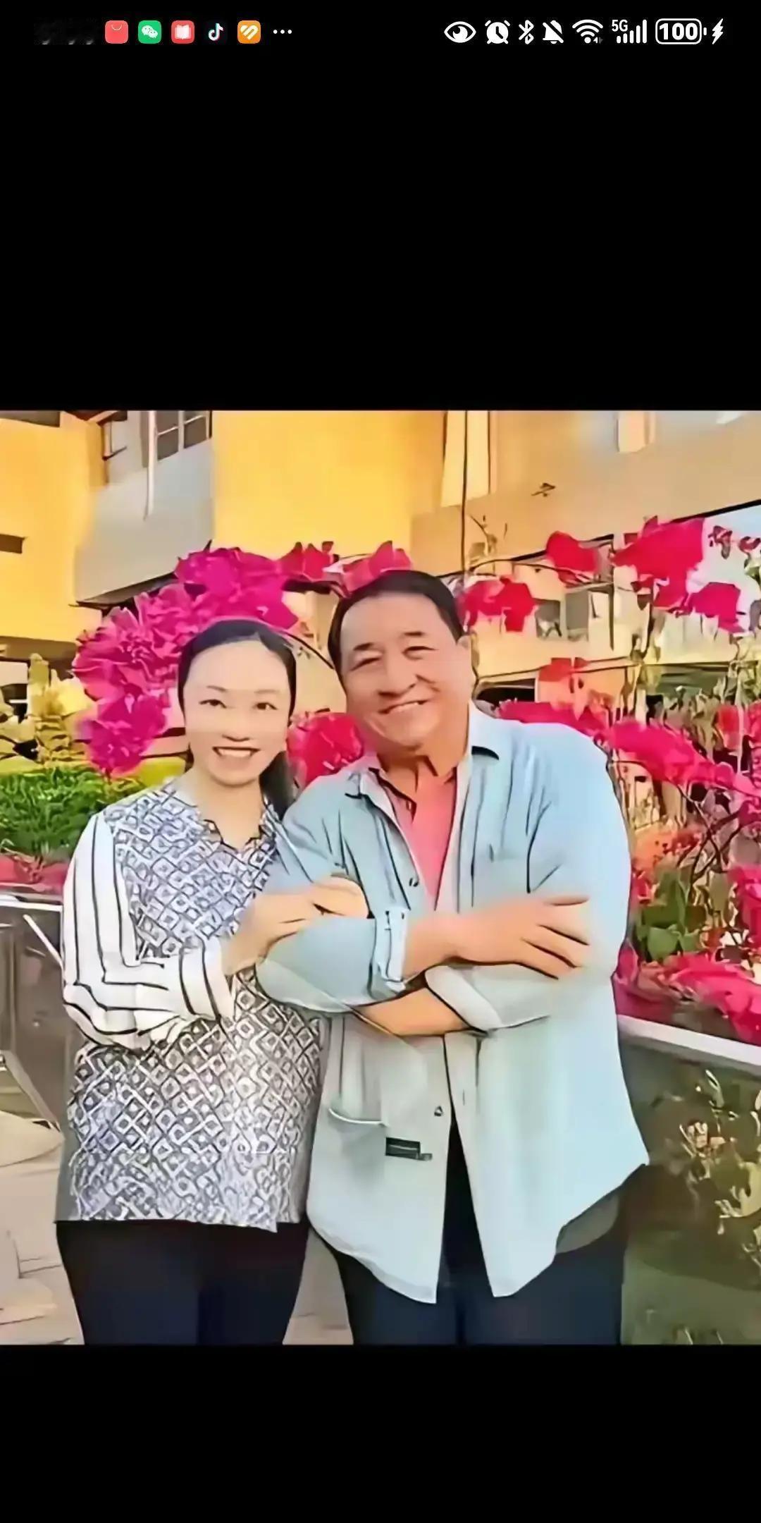 46岁姜珊不嫁，公司估值10亿
 
她爸是姜昆，光环够大，自己却没靠一句相声吃饭