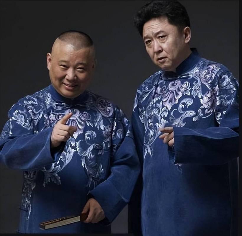 德云社最近可是真不太平，舆论的浪潮一波接着一波。外界都在扒着窗户看热闹，等着看最