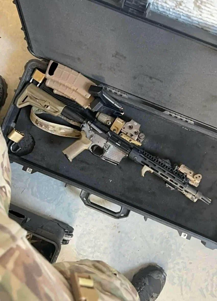 每天认识一件兵器 加拿大特种部队似乎无法为他们的单位标准化使用单一的导轨。Tro
