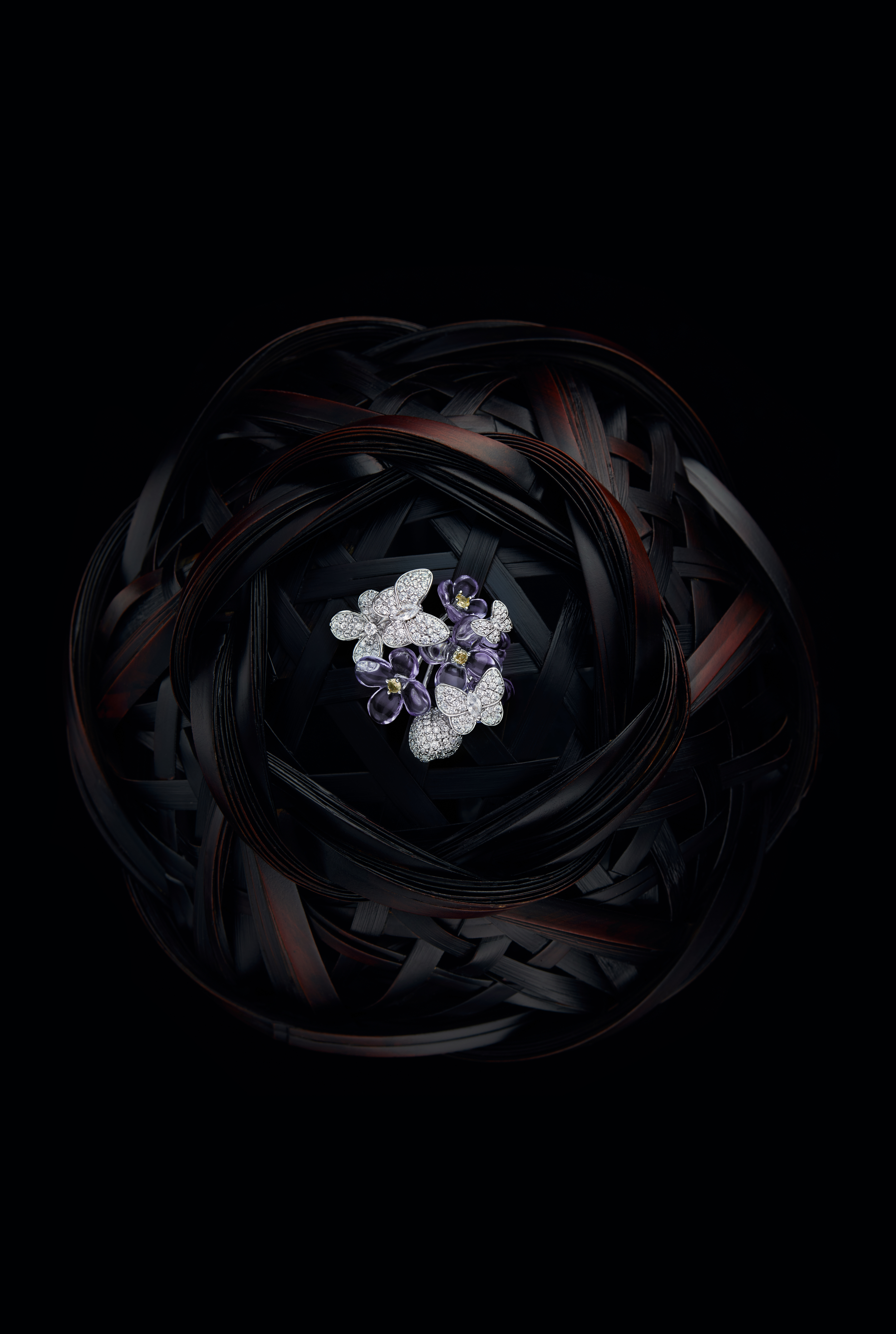 MOH Vision | 美之承载 全新「四时风物·暮光紫影」系列，仿佛一场关于