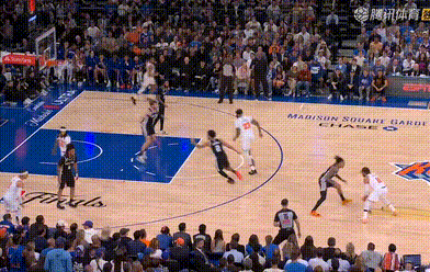 布伦森的三分无效！裁判回看后判定马刺砍米罗犯规在先马刺vs尼克斯nba总决赛