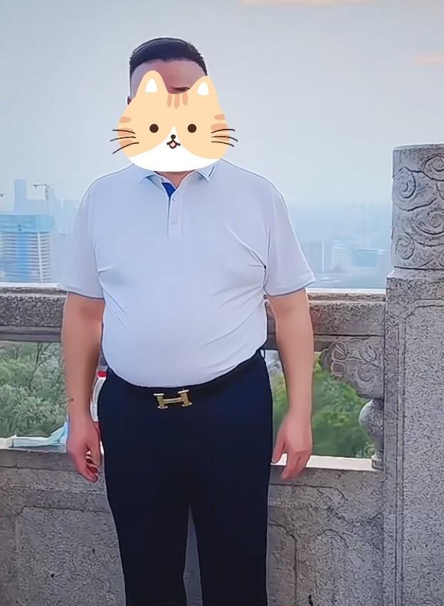 鳄鱼夜间爬出鱼缸4小时爬上2楼卧滴乖乖，差点与鳄同眠！带你看大叔冒个泡