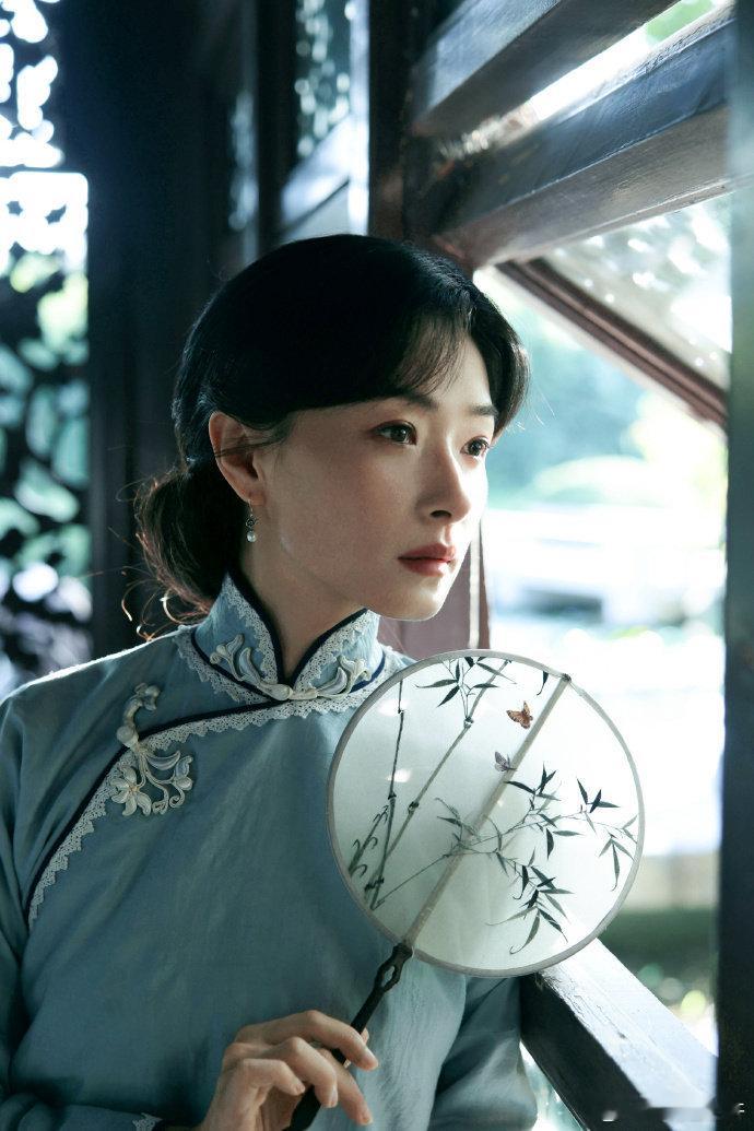 万茜连抽十几个巴掌给我看爽了谁懂，隔着屏幕都可以感受到了万茜的力气！而且姐姐的巴