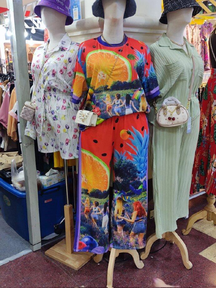 专攻老年人服装市场的red velvet ​​​