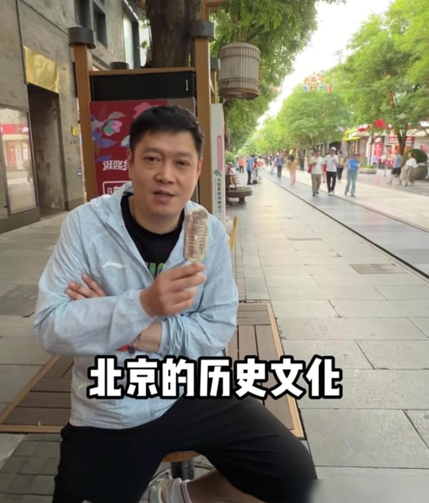 CoCo去前门溜达去了。

邱指跟莎莎的相处模式真的是国乒圈里出了名的好，平时训