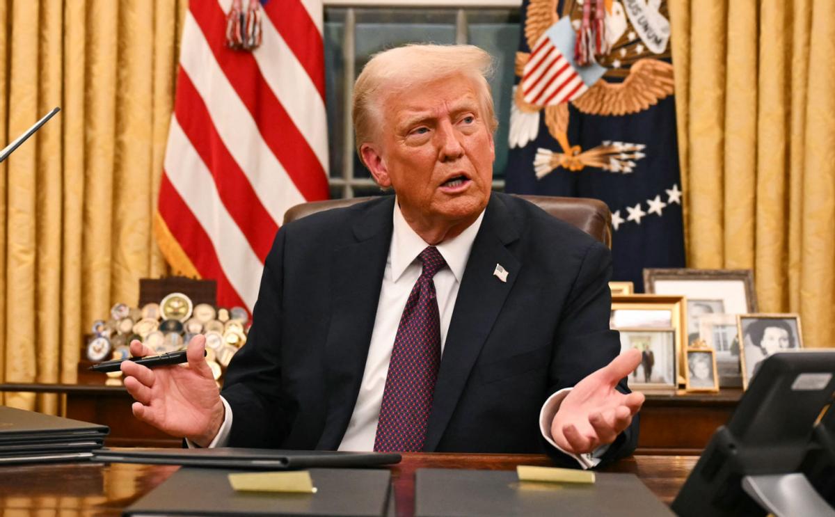 美国喊话中国后，特朗普撒下弥天大谎，把3亿多美国人当猴耍。特朗普创造了历史，21