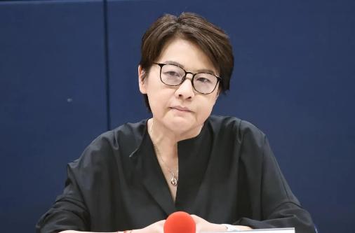 民众党黄珊珊迎来双重打击！2月1日卸任不分区立委后，她将被党内“冷冻”3年，停权