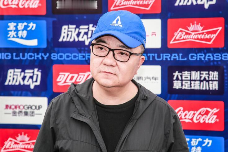 我好奇去查了一下董路的家庭，不查不知道，一查吓一跳，原来，他出身是高知家庭，父亲