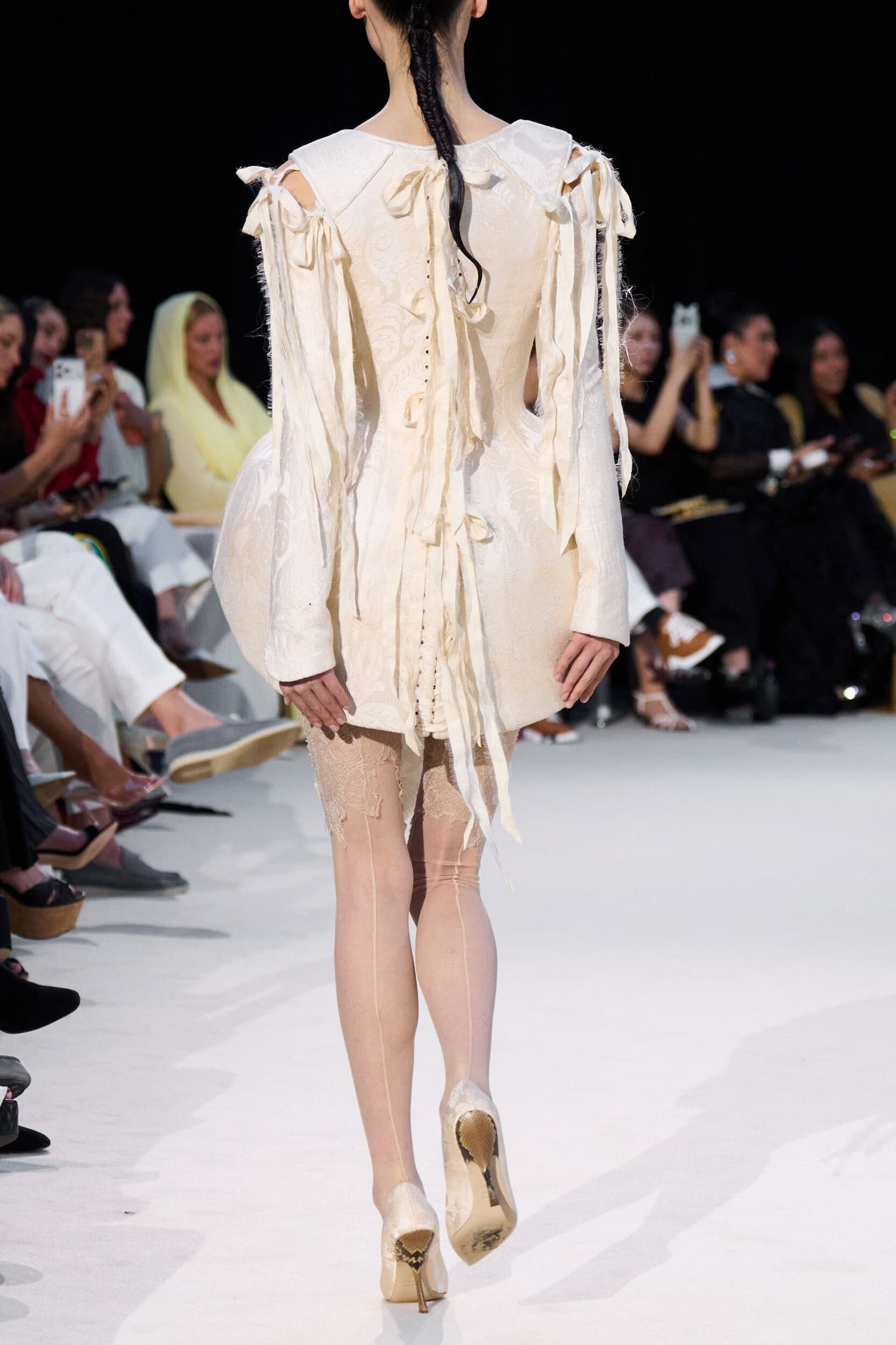 Ashi Studio Fall 2026 CoutureLook 11、16 