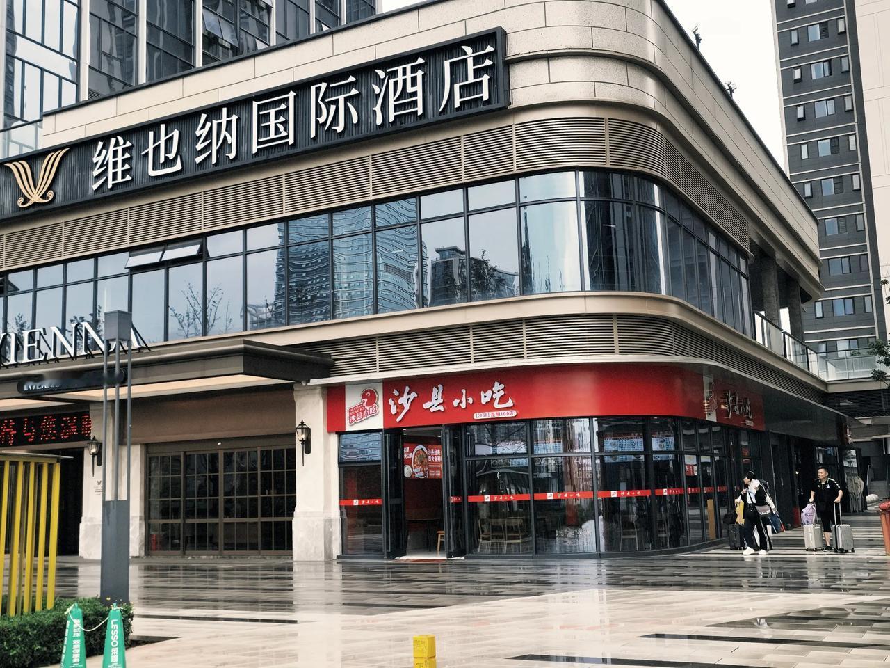为什么在别的地方很多，全国都很多上万家的沙县小吃，在昆明确实是很少呢！吃了一下，