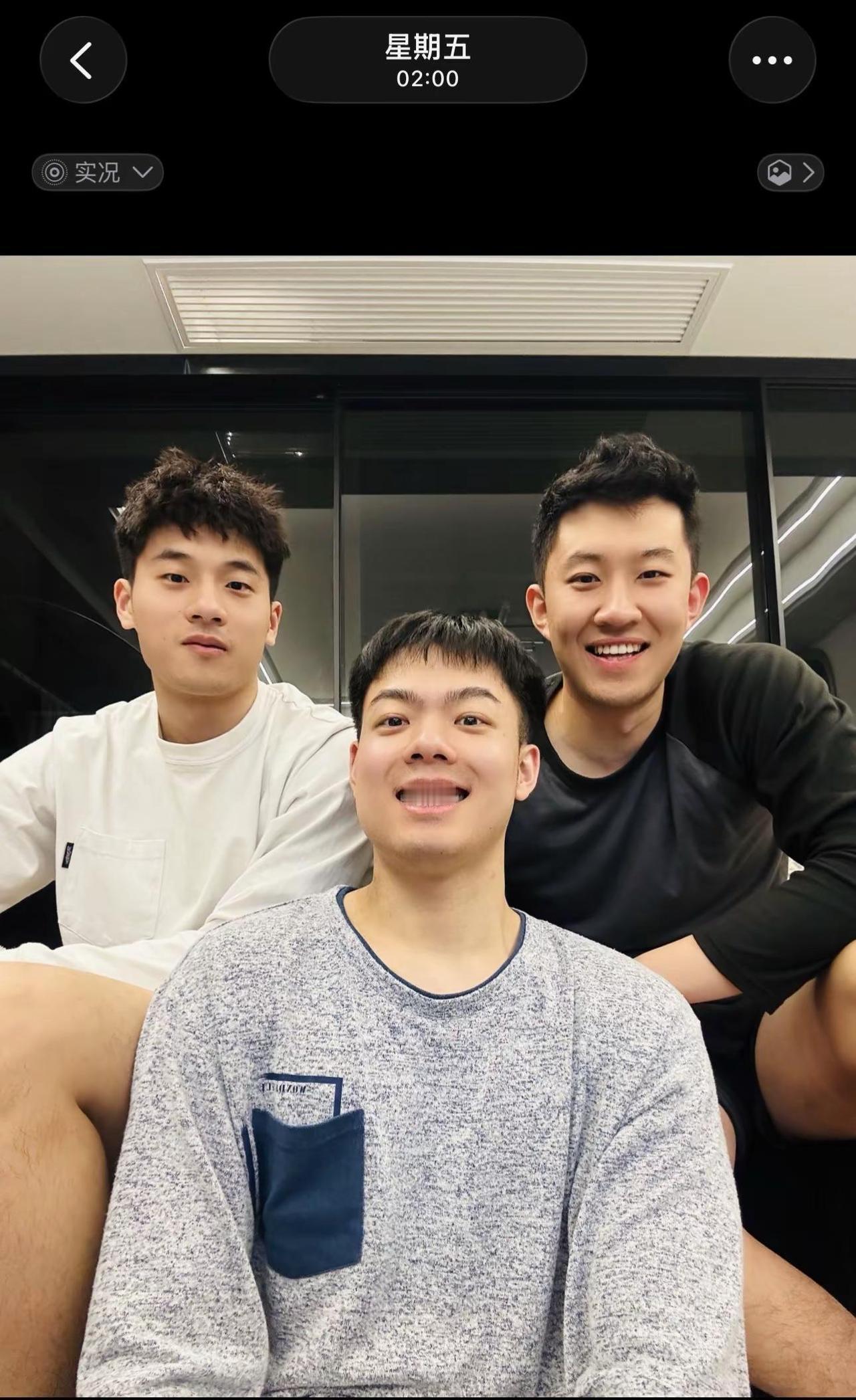 何时葡萄先熟透 你要静候再静候。干净 真诚 孩子气三年前vs三年后