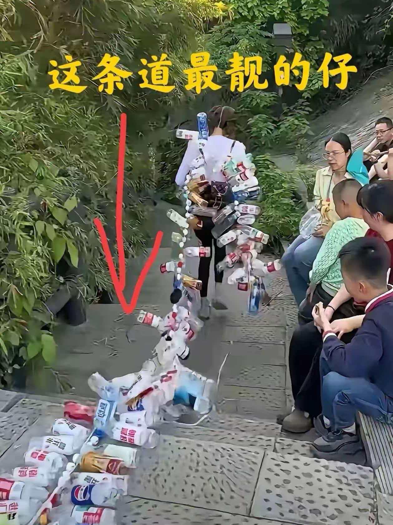 陈晨这个名字，本身就带着一点小小的倔强，网名叫陈晨不喜欢下坡，江西上饶人，在杭州