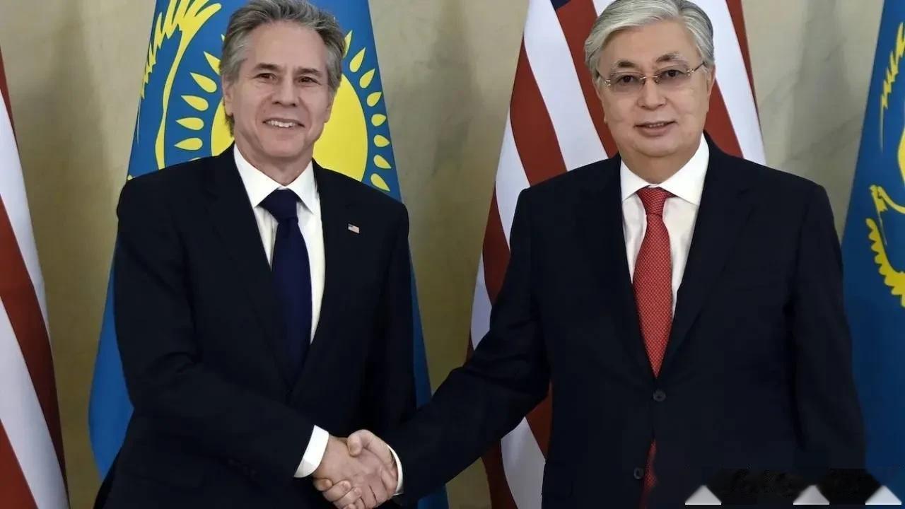 俄媒报道，在美国官员访问哈萨克斯坦后，哈萨克斯坦当局通过修改向俄罗斯运送货物的承