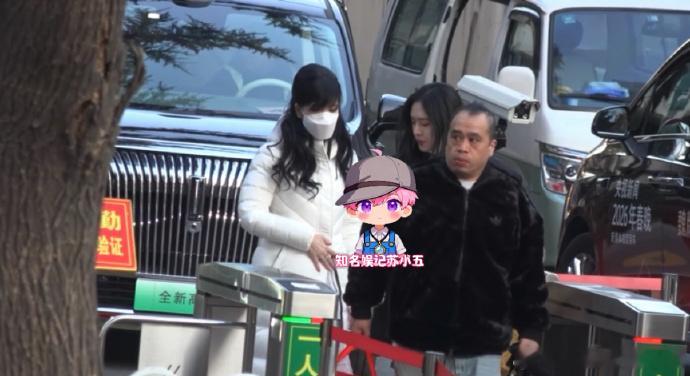 周慧敏现身央视春晚彩排 哇塞 