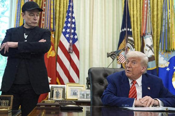 美媒曝出惊人消息，马斯克竟掺和特朗普和莫迪的高层私聊，这种事儿平时压根见不到，全