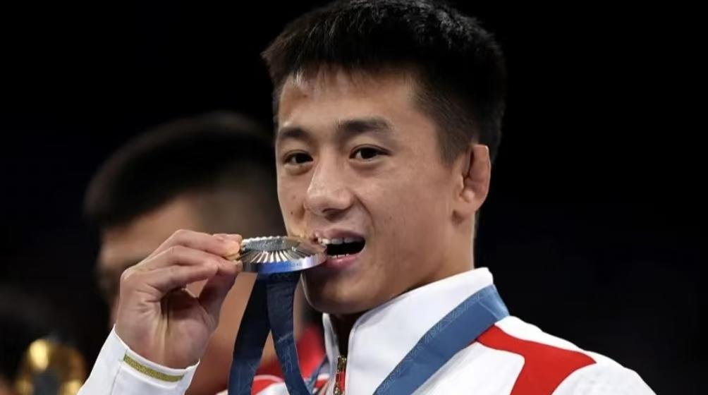 一觉醒来，中国军团两个冲金点都告失利，心情不爽。
 
首先是摔跤古典式60公斤级