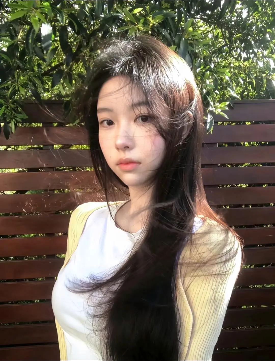 每次你看向我的时候 我都希望自己能再漂亮一点