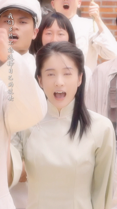 富家千金读书归来决定参加革/命的既视感！！这四个镜头给我美到晕厥[亲亲][亲亲]