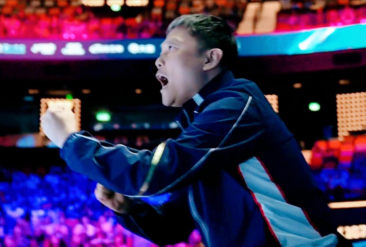 我去！志强终于出山了，不过知道梁靖崑声音太大，全部被直播了。

第一局
奥恰3: