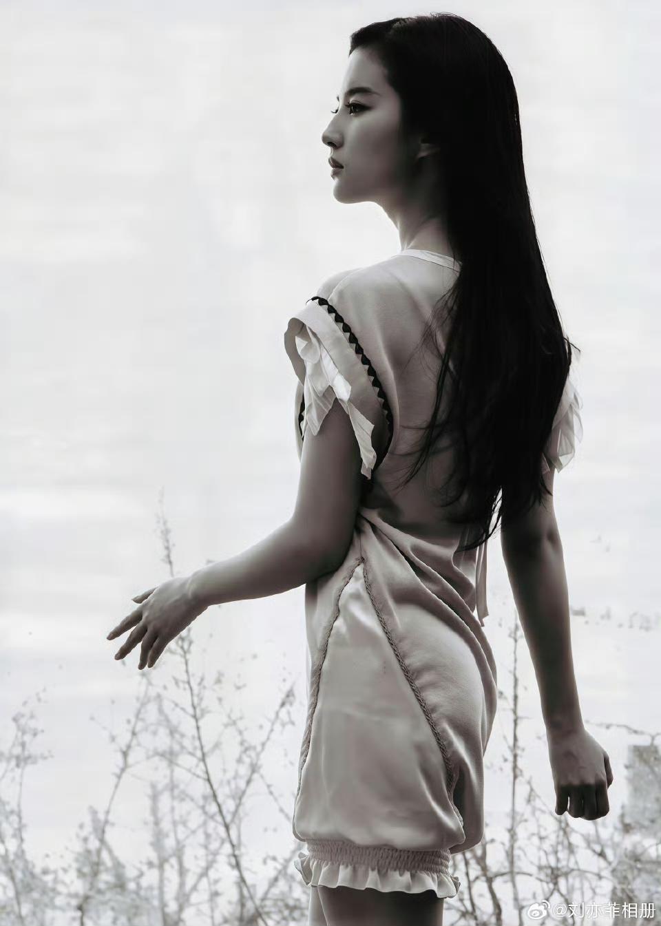 从小美到大，侧颜更是娱乐圈的独一份儿[耶]