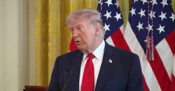 特朗普怒批拜登：拜登是个愚蠢总统，我们本没必要插手乌克兰，我们花了这么多钱，用了