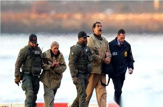 美军抓马杜罗，公开的剧本写的是“兵不血刃”。
可古巴一张名单直接甩了出来，上面3