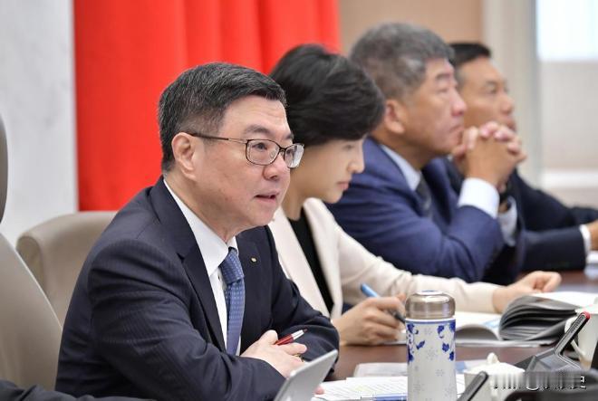 12月26日台当局宣布，即日起要通过《两岸人民关系条例》修法，不光所有公务员赴大