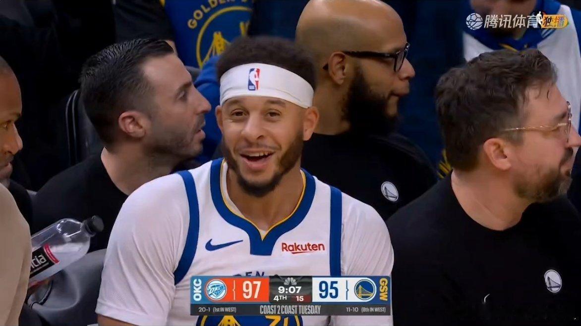 小库里首次登场，目前7中6砍下14分雷霆vs勇士